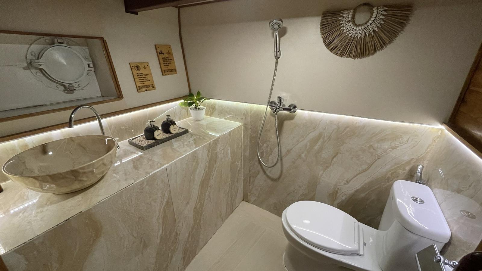 Balinese Room – Vinca Deluxe Phinisi